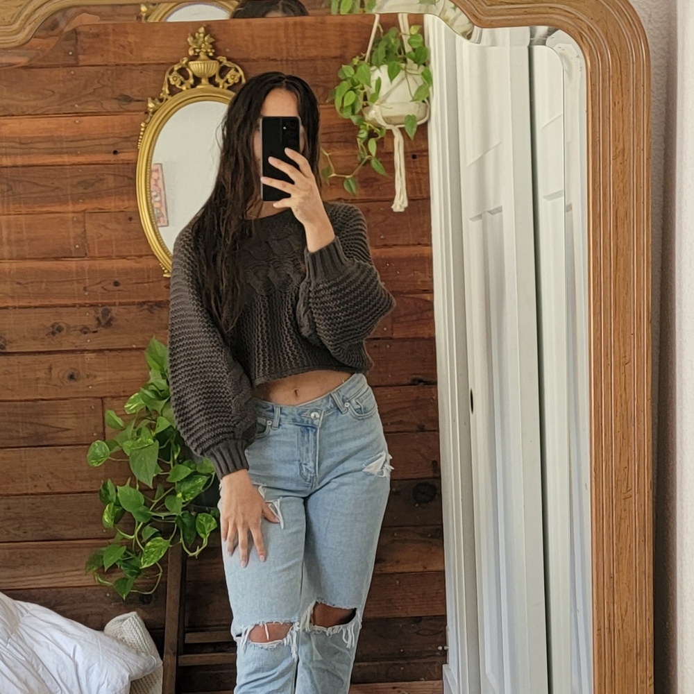Cropped knitted sweater